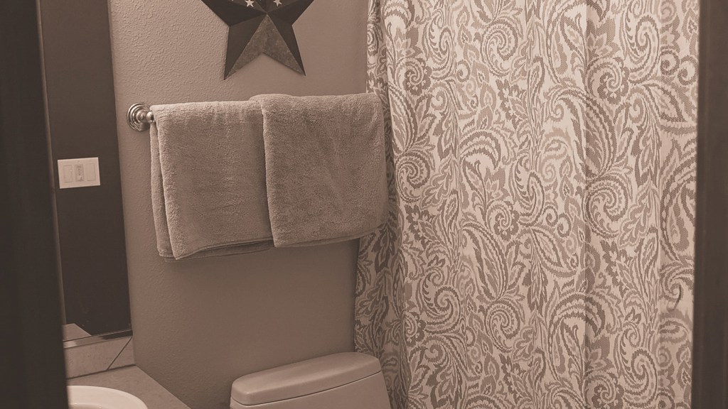 Kid's Room Bathroom